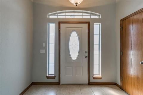 1805 Regency Blvd, Moore, OK 73160 photo 4