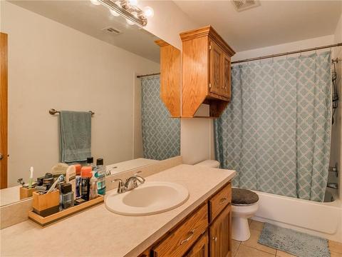 1805 Regency Blvd, Moore, OK 73160 photo 15