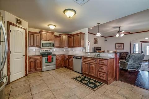 800 Arrowhead Dr, Tuttle, OK 73089 photo 9