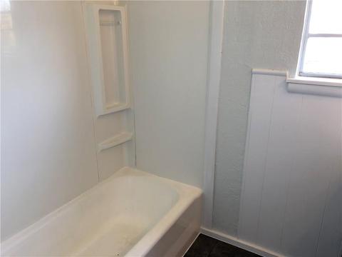 1066 Coe, Altus, OK 73521 photo 8