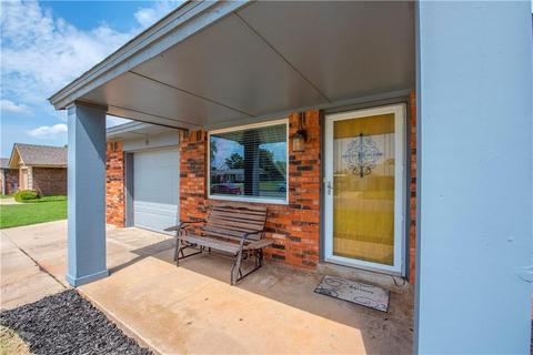 6 NE 3rd St, Tuttle, OK 73089 photo 2