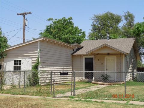 318 S Jackson, Altus, OK 73521 photo 1