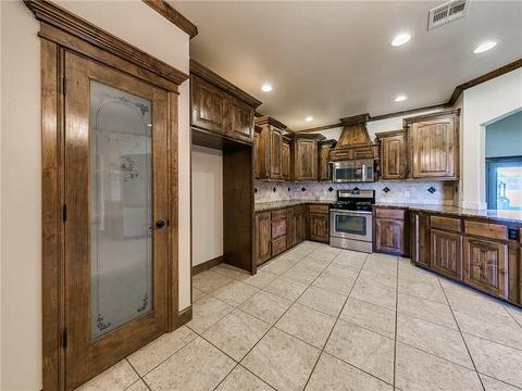 3021 Brookstone Ct, Moore, OK 73160 photo 5