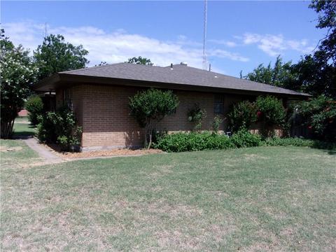 408 E 9th, Olustee, OK 73560 photo 4
