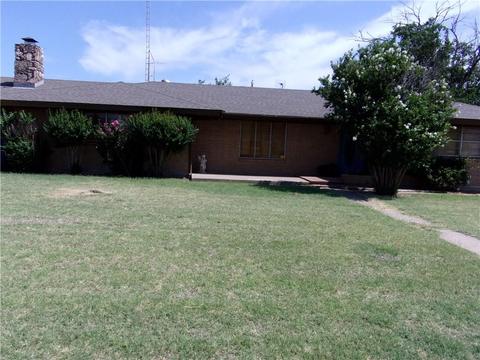 408 E 9th, Olustee, OK 73560 photo 2