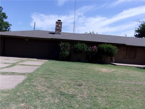 408 E 9th, Olustee, OK 73560 photo 1