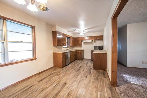 204 SE 1st St, Tuttle, OK 73089 photo 5