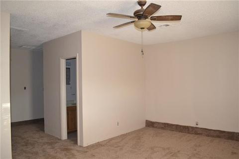 324 E Forest Ln, Mustang, OK 73064 photo 9