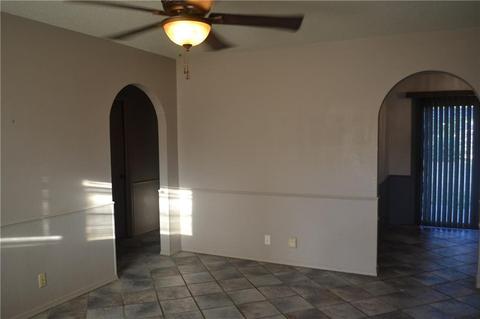 324 E Forest Ln, Mustang, OK 73064 photo 7