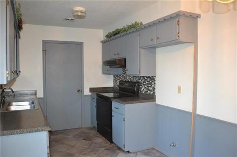 324 E Forest Ln, Mustang, OK 73064 photo 5