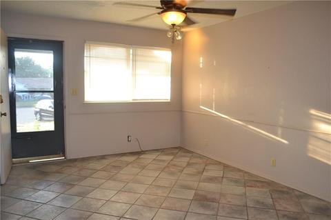 324 E Forest Ln, Mustang, OK 73064 photo 6