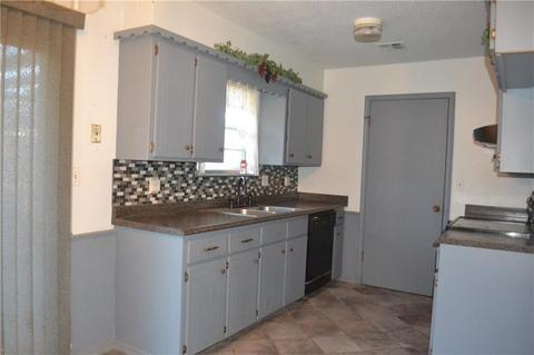 324 E Forest Ln, Mustang, OK 73064 photo 4