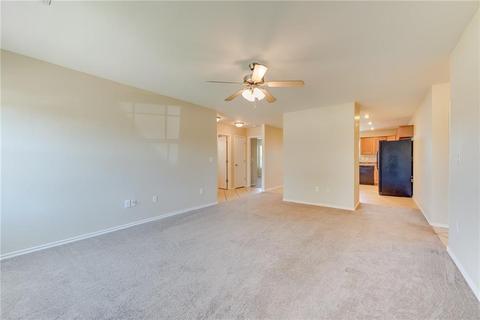 609 E Juniper Ln, Mustang, OK 73064 photo 2
