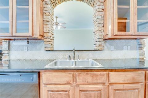 812 SW 38th St, Moore, OK 73160 photo 8