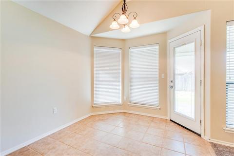 812 SW 38th St, Moore, OK 73160 photo 12