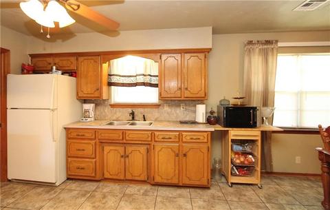 302 E 6th, Amber, OK 73004 photo 10