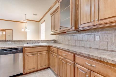625 E Juniper Ln, Mustang, OK 73064 photo 7