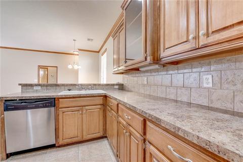 625 E Juniper Ln, Mustang, OK 73064 photo 6