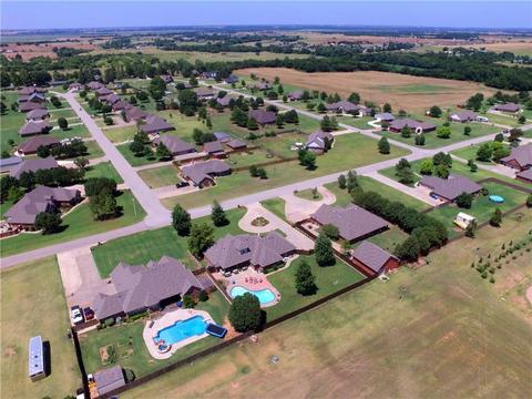 404 Chad Dr, Tuttle, OK 73089 photo 4