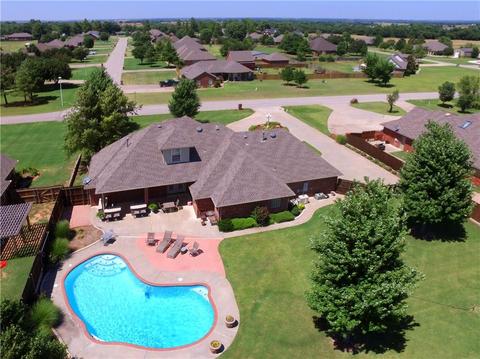 404 Chad Dr, Tuttle, OK 73089 photo 2