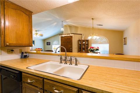 2128 Lakecrest, Moore, OK 73170 photo 9