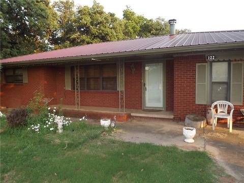 122 W Eakly Main, Hydro, OK 73048 photo 2