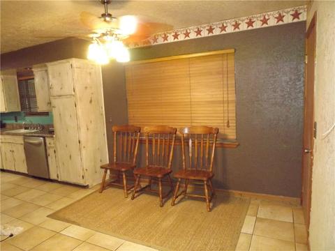 122 W Eakly Main, Hydro, OK 73048 photo 17