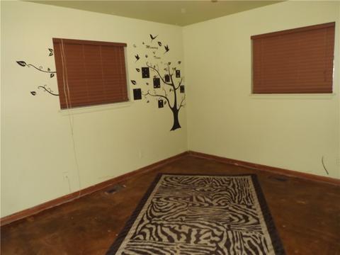 122 W Eakly Main, Hydro, OK 73048 photo 15