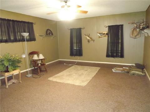 122 W Eakly Main, Hydro, OK 73048 photo 7