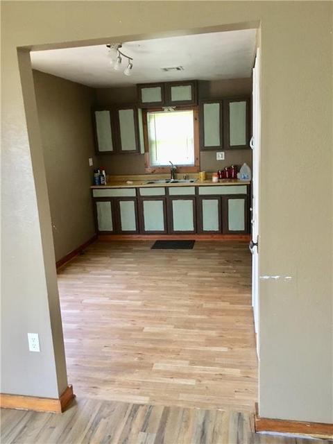 506 N Locust, Seiling, OK 73663 photo 4