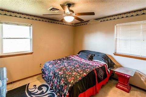 423 E Roh, Thomas, OK 73669 photo 4