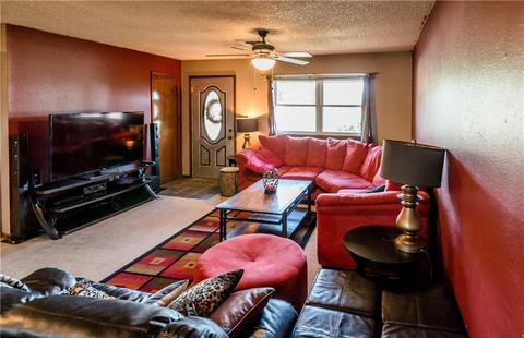 423 E Roh, Thomas, OK 73669 photo 3