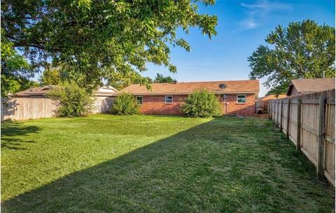 423 E Roh, Thomas, OK 73669 photo 9