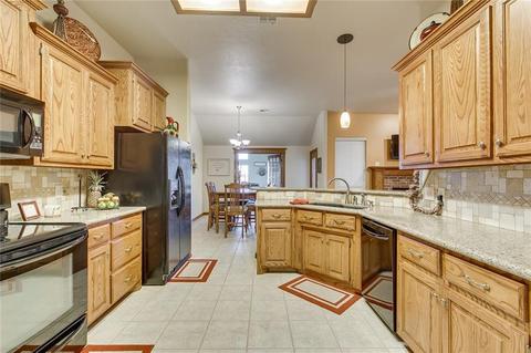 1909 Oak Dr, Moore, OK 73170 photo 18