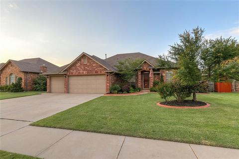 1909 Oak Dr, Moore, OK 73170 photo 1