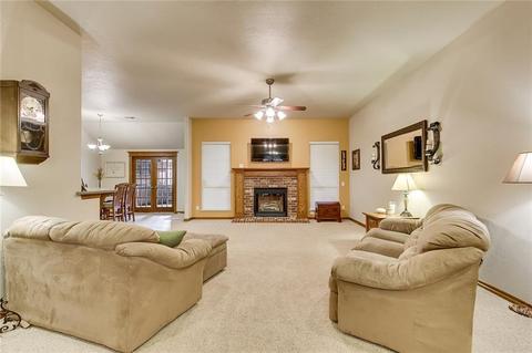 1909 Oak Dr, Moore, OK 73170 photo 10