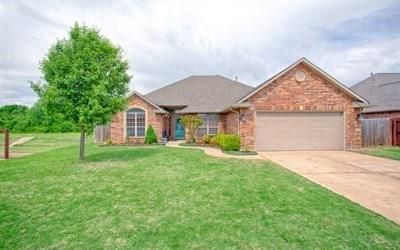 3205 Red Rock Dr, Moore, OK 73165 photo 1