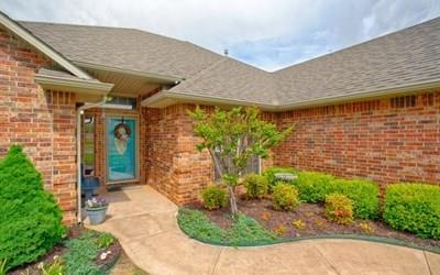 3205 Red Rock Dr, Moore, OK 73165 photo 2
