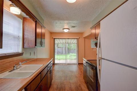 4238 Willowrun Cir, Norman, OK 73072 photo 13