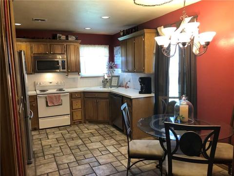 142 E Carson Ln, Mustang, OK 73064 photo 14