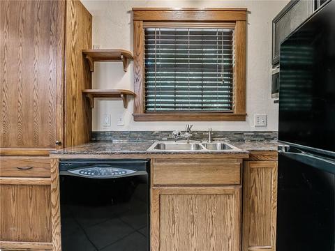 227 Stanton, Norman, OK 73071 photo 16