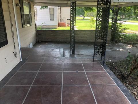804 E Broadway Ave, Cushing, OK 74023 photo 2