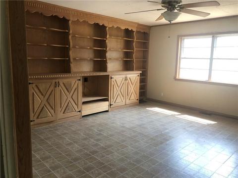 804 E Broadway Ave, Cushing, OK 74023 photo 5