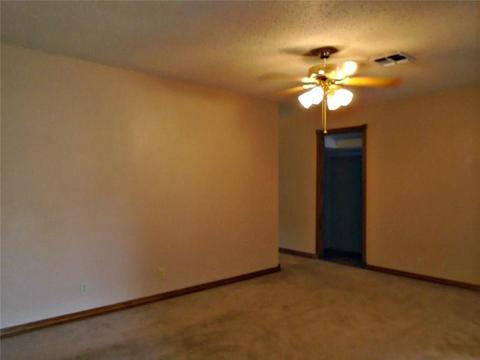1129 E Sycamore, Altus, OK 73521 photo 6
