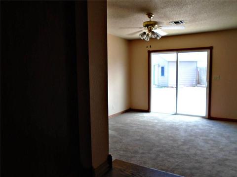 1129 E Sycamore, Altus, OK 73521 photo 12