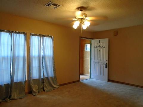 1129 E Sycamore, Altus, OK 73521 photo 4
