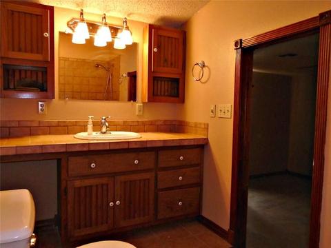 1129 E Sycamore, Altus, OK 73521 photo 19