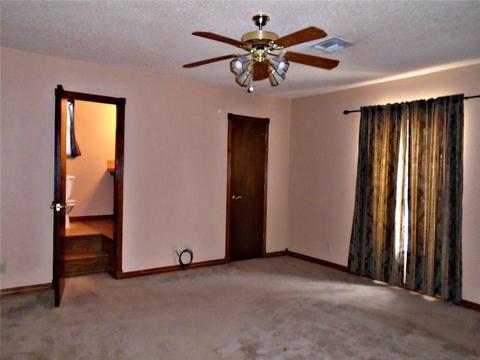 1129 E Sycamore, Altus, OK 73521 photo 16