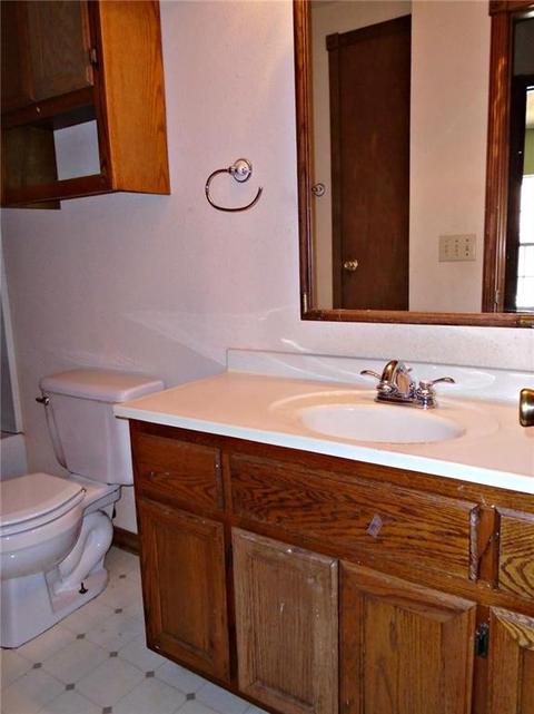 1129 E Sycamore, Altus, OK 73521 photo 24