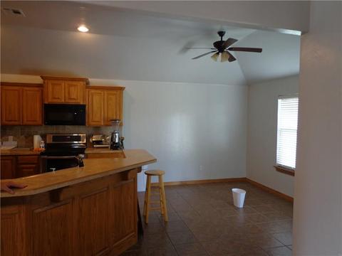 6906 Lewis, Tuttle, OK 73089 photo 4